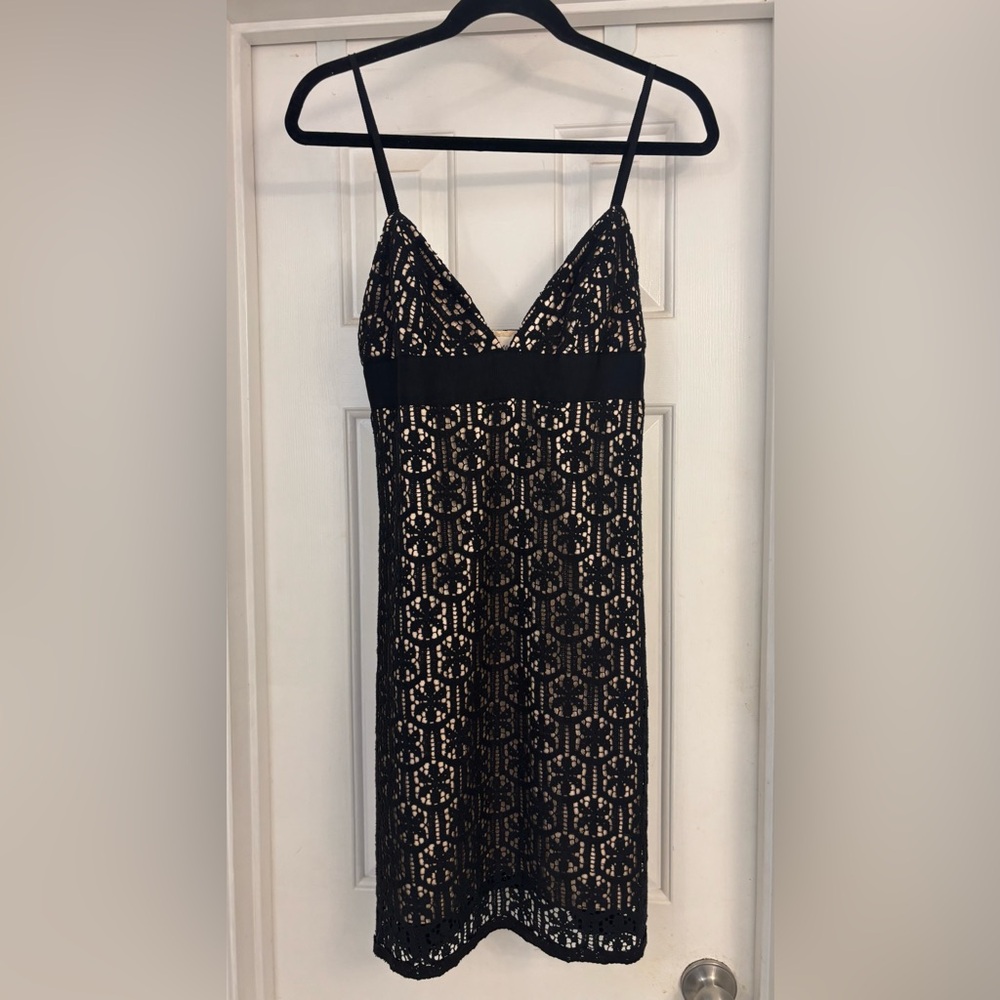 MILLY Black Lace Overlay V-Neck Dress with Nude Lining. SIZE 6